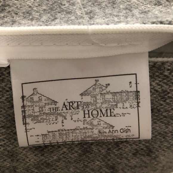 Ann Gish 22" x 18" fringed soft wool suiting accent pillow with insert zip close - Picture 5 of 7